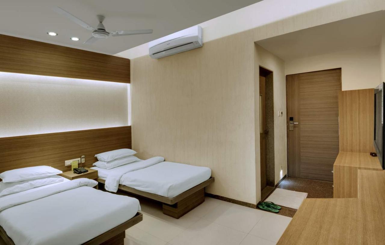 Pearl Hotel & Banquets Ahmedabad Exterior foto